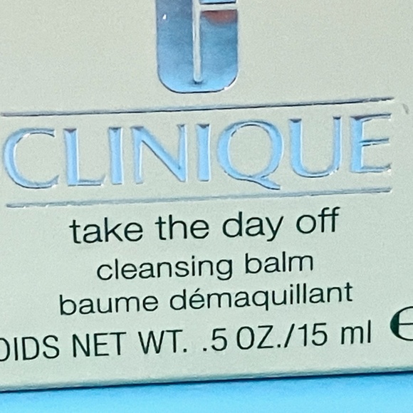 🛍️ FREE w/$30 - Clinique Take the Day Off Cleansing Balm Makeup Remover .5oz - Picture 6 of 13
